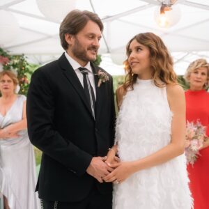 Paulina Goto Instagram - Ya casí estrenamos #GuerraDeSuegras y les quiero compartir un dump de algunos momentos durante el rodaje que fue divertidísimo.. ❤️🎞️✨
No se la pierdan este 2 de agosto en cines.