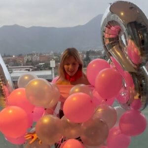 Paulina Vetrano Instagram - ✨Cumpleaños a distancia pero sintiendolos más cerca que nunca 🫰🏼 Gracias a cada uno por sus mensajes y por todo el amor que recibí ayer que fue mucho y me hicieron muy feliz 🤧 Que se vengan esos 28 nomaaaa (Aunque decir 28 me parezca fuertiisimoooo) 🎂❤️