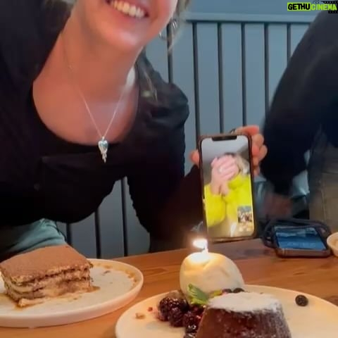 Paulina Vetrano - 7.8K Likes - āØCumpleaƱos a distancia pero sintiendolos mĆ”s cerca que nunca š«°š¼ Gracias a cada uno por sus mensajes y por todo el amor que recibĆ ayer que fue mucho y me hicieron muy feliz 𤧠Que se vengan esos 28 nomaaaa (Aunque decir 28 me parezca fuertiisimoooo) šā¤ļø