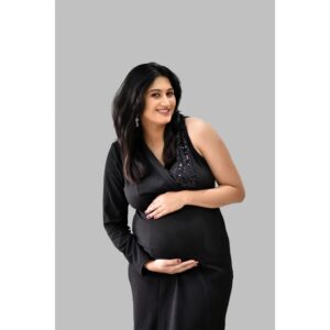 Pavan Wadeyar Instagram - The best things come in threes. Twice the love, twice the joy. We are thrilled to welcome to the world our 2nd one soon “Our hearts are full of love! 
Blessings n showers all we need ✨🙏❤️
@apekshapurohit . 

#2ndpregnancyannouncement...