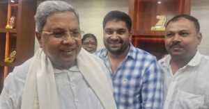 Pavan Wadeyar Instagram - ತಮ್ಮ ಕೆಲಸದ ಒತ್ತಡಗಳ ನಡುವೆಯೂ, ಗುರುತಿಸಿ ಆತ್ಮೀಯವಾಗಿ ಉಭಯ ಕುಶಲೋಪರಿ ವಿಚಾರಿಸಿದರು. ನಿಮ್ಮ ಆತ್ಮೀಯತೆಗೆ ಧನ್ಯವಾದಗಳು ಸರ್ @siddaramaiah_official
