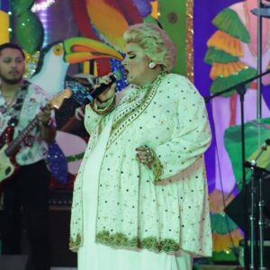 Pavel Arámbula Instagram - Y que nos toca la lluvia en el concierto del carnaval Ticul 2023! Aún así lo pasamos súper bien!!! Público bello 🎊🎉🎵🎶🎊🎉🎤GRACIAS!!!