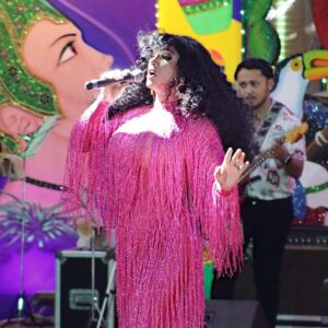 Pavel Arámbula Instagram - Y que nos toca la lluvia en el concierto del carnaval Ticul 2023! Aún así lo pasamos súper bien!!! Público bello 🎊🎉🎵🎶🎊🎉🎤GRACIAS!!!