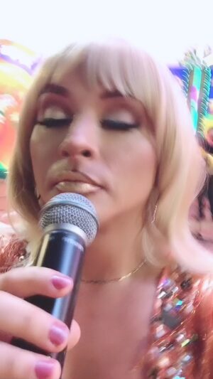 Pavel Arámbula Instagram - Ay Tesoroooooo!!! que cosas pasan en Ticul #carnavalticul2023 #pavelarambula #show #bandarambula