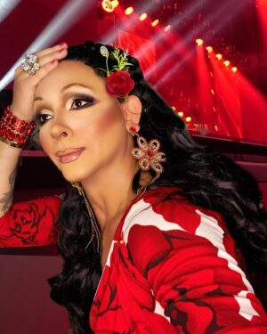 Pavel Arámbula Instagram - Perdona si te hago llorar… esta noche imitando a ISABEL PANTOJA @isabel_pantoja_martin mi primera vez, con mucho amor y admiración!!!