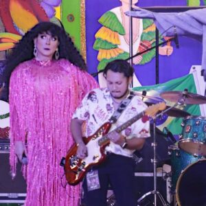 Pavel Arámbula Instagram - Y que nos toca la lluvia en el concierto del carnaval Ticul 2023! Aún así lo pasamos súper bien!!! Público bello 🎊🎉🎵🎶🎊🎉🎤GRACIAS!!!