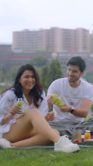 Payal Dev Instagram - 🎶✨ #DheereDheere is out now .Shower all your love and blessings to our new song . 
Full YouTube video link in Bio 👆
