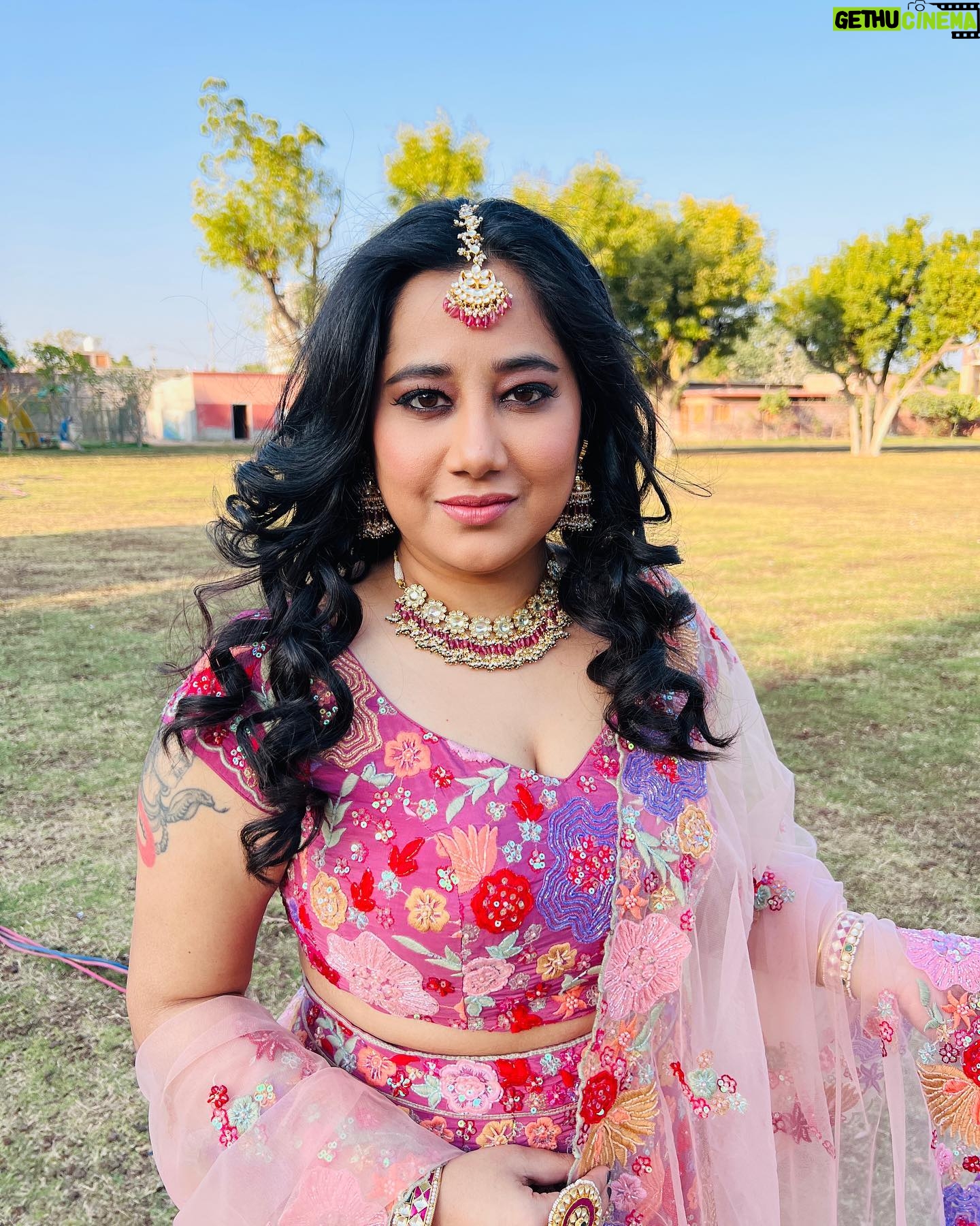 Payal Dev - 21.1K Likes - #pyaarhai ❤️
Makeup - @sahil.shaikh.16
Hairs - @vijaylimbachiya28
Styled by:- @styledbysujata
Outfit by:- @rajgharana.rg
Jewellery by:- @ashnee_jewels