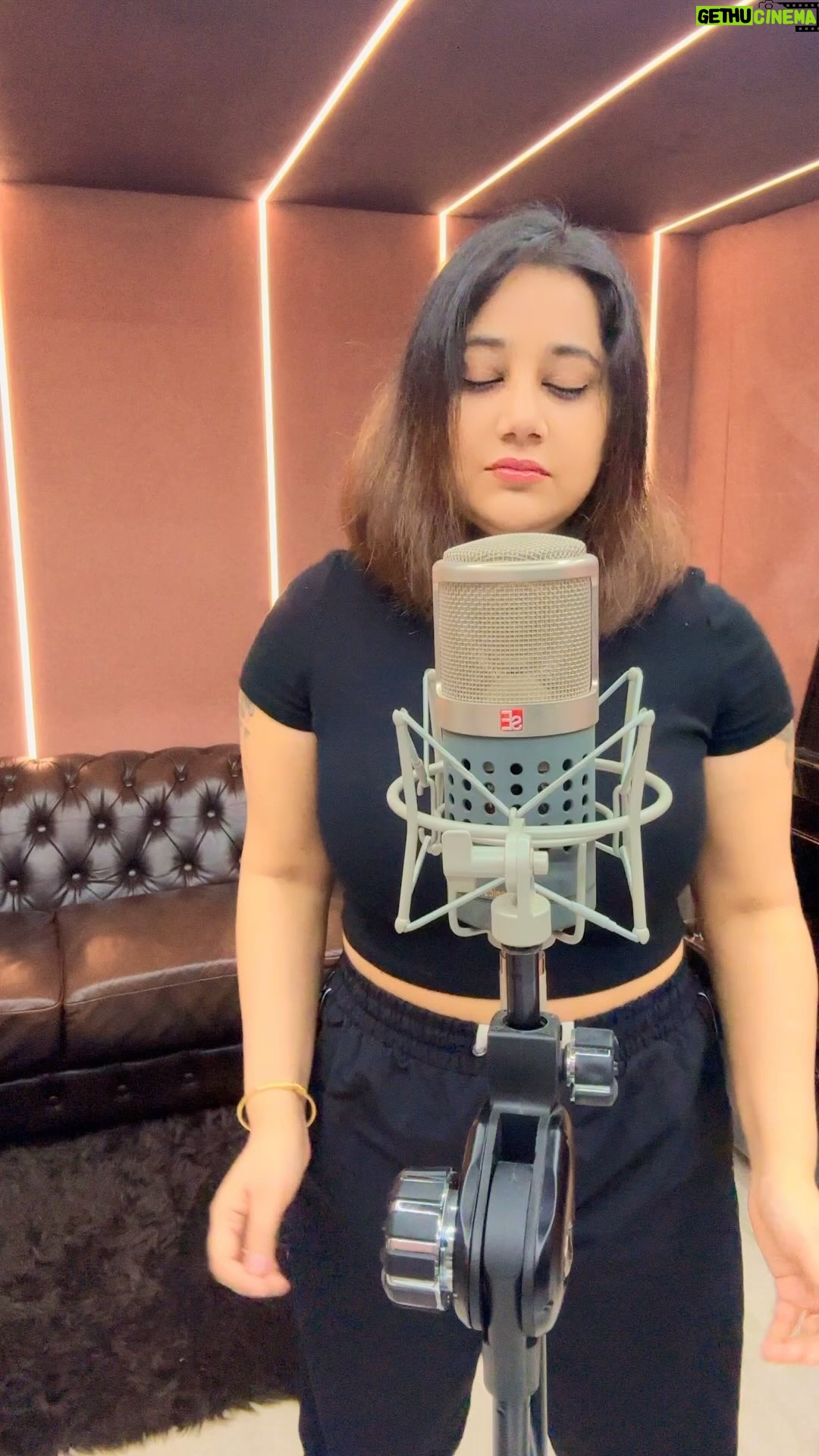 Payal Dev - 49.7K Likes - Thank you all for giving so much love to my song #gonegirl #ladkikharab ❤️❤️❤️
Love you all 🤗