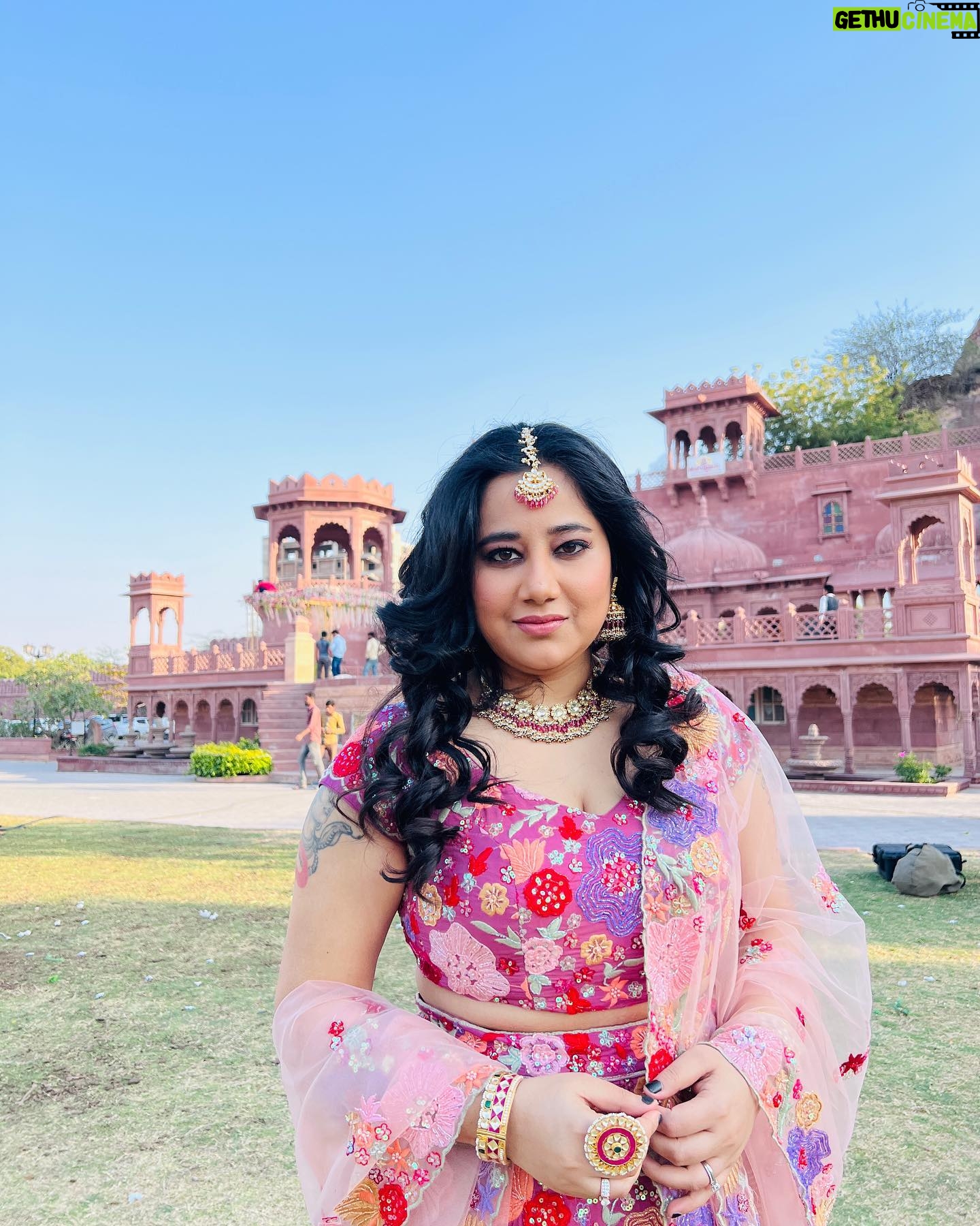 Payal Dev - 21.1K Likes - #pyaarhai ❤️
Makeup - @sahil.shaikh.16
Hairs - @vijaylimbachiya28
Styled by:- @styledbysujata
Outfit by:- @rajgharana.rg
Jewellery by:- @ashnee_jewels