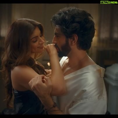 Payal Dev - 29.4K Likes - “Hum Tum Milte Hai “ releases tomorrow!!
Can’t keep calm!! A very beautiful song composed by @adityadevmusic & sung by @payaldevofficial & @laqshaykapoor who also features in the video!! Lyrics by @kunaalvermaa Video Directed by Vivek & Akanksha
Featuring @akanksha8000 @laqshaykapoor
.
Stay Tuned ❤️ @apnidhun @paawonb @anandmishra2013