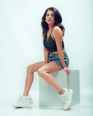 Payel Sarkar Instagram - Click, flash, shine 📸

Styling : @sampurna_dey_100
Mua: @s_d_makeup_world_
Hair by : @jhalsadey201
📷 - @soumya_singha_photography