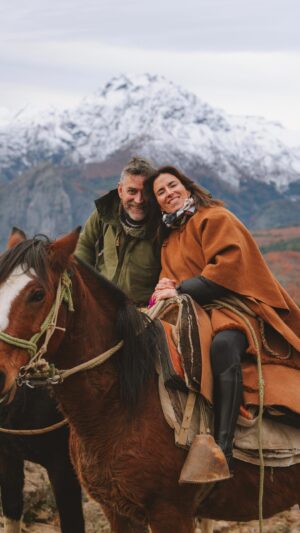 Paz Bascuñan Instagram - Este domingo a las 15:30 #sobrelatierra por @canal13cl con mi adorado #felipebraun
Gracias por ese regalo de viaje ! Por la conversa, los paisajes, la comida, el lugar, la amistad .
No se lo pierdan que está precioso! 
@lapesebrera_delmaule @felipebraun1