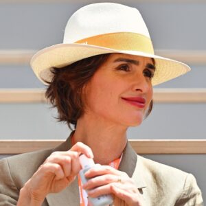 Paz Vega Instagram - ¡Qué increíble poder celebrar la victoria de Carlitos en Roland-Garros de la mano de @isdin! 🏆🎾 Es un honor ser testigo de su talento y dedicación en la cancha. ¡Felicidades por este logro tan merecido! 💪🎉 #Campeón #RolandGarros #ApoyoTotal #Tenis #ad #ISDIN #CarlosAlcaraz