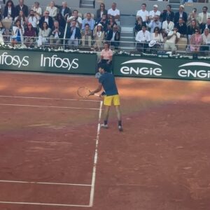 Paz Vega Instagram - ¡Qué increíble poder celebrar la victoria de Carlitos en Roland-Garros de la mano de @isdin! 🏆🎾 Es un honor ser testigo de su talento y dedicación en la cancha. ¡Felicidades por este logro tan merecido! 💪🎉 #Campeón #RolandGarros #ApoyoTotal #Tenis #ad #ISDIN #CarlosAlcaraz