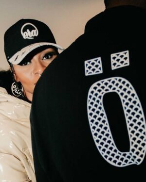 Pearl Thusi Instagram - Don’t predict your outcome, determine it.
I’m so proud of you @djzinhle . What a way to celebrate 20 years in the game. To mark a beginning of a whole new era… you are the girl you KNOW you are! To many more my babe!

Thank you to @gertjohancoetzee for making me look so beautiful. 😍 your work is true art my friend!
Thank you to @lajawihair for this incredible reimagining of my crown 👑 
And thank you for this new journey we are about to embark on @makeup_by_soffie . Love your work!

@ok_majozi how long are we pretending to plan an photo shoot for?

@murdahbongz a special thank you to you for being such an incredible example to us of what a woman deserves to have. A man to build WITH, shine WITH and grow WITH. We’re taking notes. Maybe God continue to bless you and your family abundantly 🤍