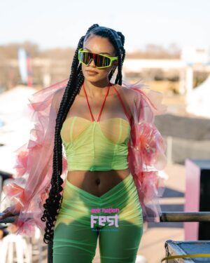Pearl Thusi Instagram - @pearlthusi what a set bestie!!!😭🔥👌🏽
#zeenationfest