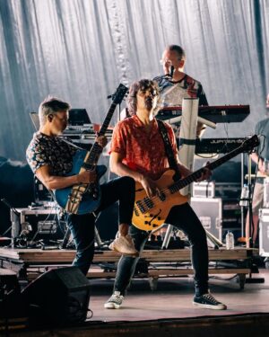 Pedro Abrunhosa Instagram - Nenhuma descrição possível para as multi-emoções vividas no espectáculo de Ferreira do Zèzere 🔥!! Filmes e fotos ajudam, mas nada substituirá o que atravessámos. Obrigado a tod@s!! @municipiodeferreiradozezere 📸 @catarinarocha_photography @meia.legua