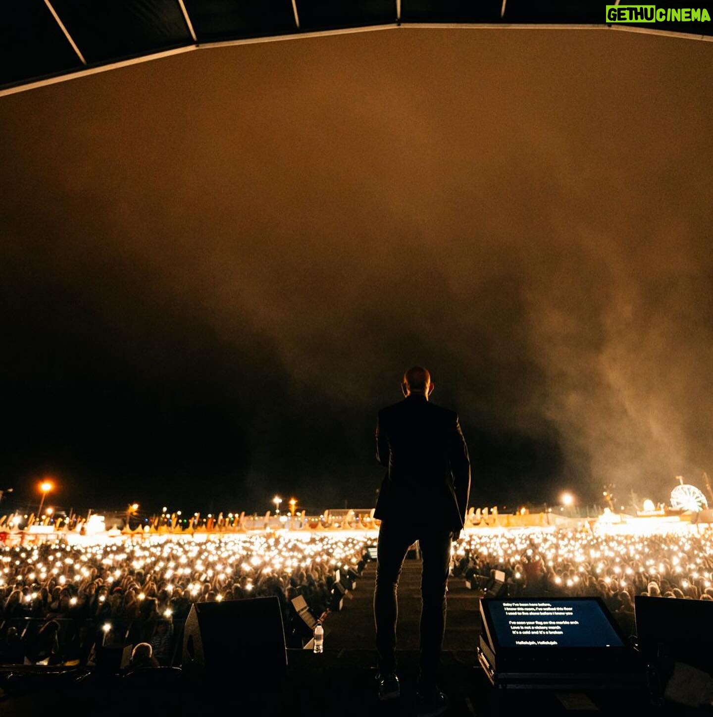 Pedro Abrunhosa - 2K Likes - Comovente. Tanta gente. Tanta vontade comum. Tanta Luz colectiva. @expofacic sempre ! 🔥Obrigado a tod@s!!😎 @leonormquinteiro_oficial Fotos @catarinarocha_photography