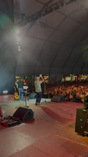 Pedro Alves Instagram - Quim Roscas & Zeca Estacionâncio com banda em Trancoso foi 🧨‼️ Muita música, comédia, e um público ⭐️⭐️⭐️⭐️⭐️

Obrigado às milhares de pessoas que assistiram, foi uma noite IM-PA-KÁ-BEL 🤘🏻🎶🎙️

@joaopaulorodrigues.oficial 
@pedroalves.official