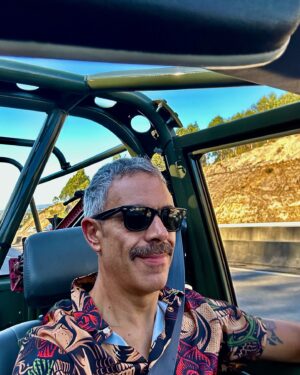 Pedro Alves Instagram - 📸 Hoje é de cabelos brancos ao bento‼️😜
#agostinholindo
#desinfluencer
#monstter
#toyota
#landcruiser
#hzj73