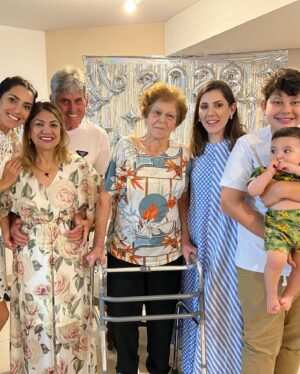 Pedro Guedes Instagram - Felizzzz Ano Novo ✨
Que 2023 traga ainda mais saude e amor para todos nós 🤍

Obrigada Deus por mais um réveillon ao lado das pessoas que eu mais amo 🙏❤️

#reveillon #brasil #família #saúde #paz #união #amor