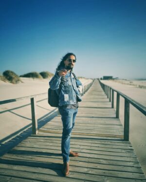 Pedro Tatanka Instagram - São Jacinto , ontem foi bem doce !

Hoje a caravana ruma ao sul , mais precisamente a Loulé e à sua noite branca !

22:45 BE THERE!

22:45 Be there!