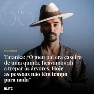 Pedro Tatanka Instagram - No Posto Emissor desta semana, Tatanka, vocalista dos The Black Mamba, recordou a sua infância feliz passada numa quinta em Sintra: “Esses anos são determinantes na formação do nosso caráter, na maneira como tendemos a proteger e tomar conta daqueles que amamos.”

Ouça o episódio completo pelo link na bio da @blitz_pt e em todas as plataformas de podcasts.

📷 @ritacarmo_photography

#theblackmamba #blackmamba #tatanka #postoemissor #blitz #música #podcast