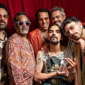 Pedro Tatanka Instagram - Querido 2022 ,
Começaste torto , foste sendo cancelado, mais parecia que ias ser como os 2 que te antecederam mas, Felizmente, arrebitaste , trouxeste-me novos desafios, muitos concertos , novas músicas, novos amigos e acima de tudo muito amor ... 
Hoje celebro o teu final como se o início tivesse sido há  10 000 anos ...

2023 Let's  go 
We're ready

Saravá  meus irmãos 
Much love T