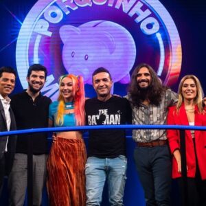 Pedro Tatanka Instagram - Meu people, hoje podem sintonizar na @rtppt às 21:00, para ver a equipa dos músicos no @porquinhomealheirortp 🔥