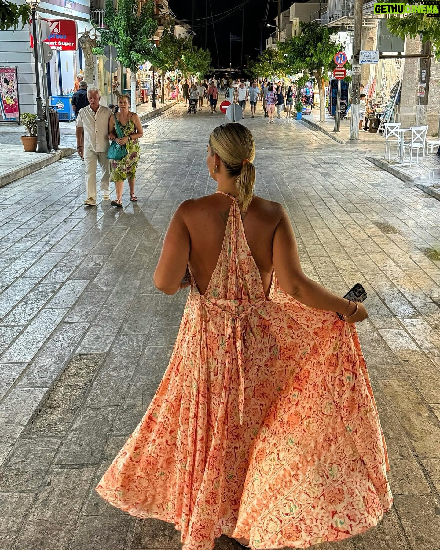 Pelin Öztekin - 4.5K Likes - 🛑🚫⛔️
Mini dump.. 💙🤍
📍Samos 🇬🇷