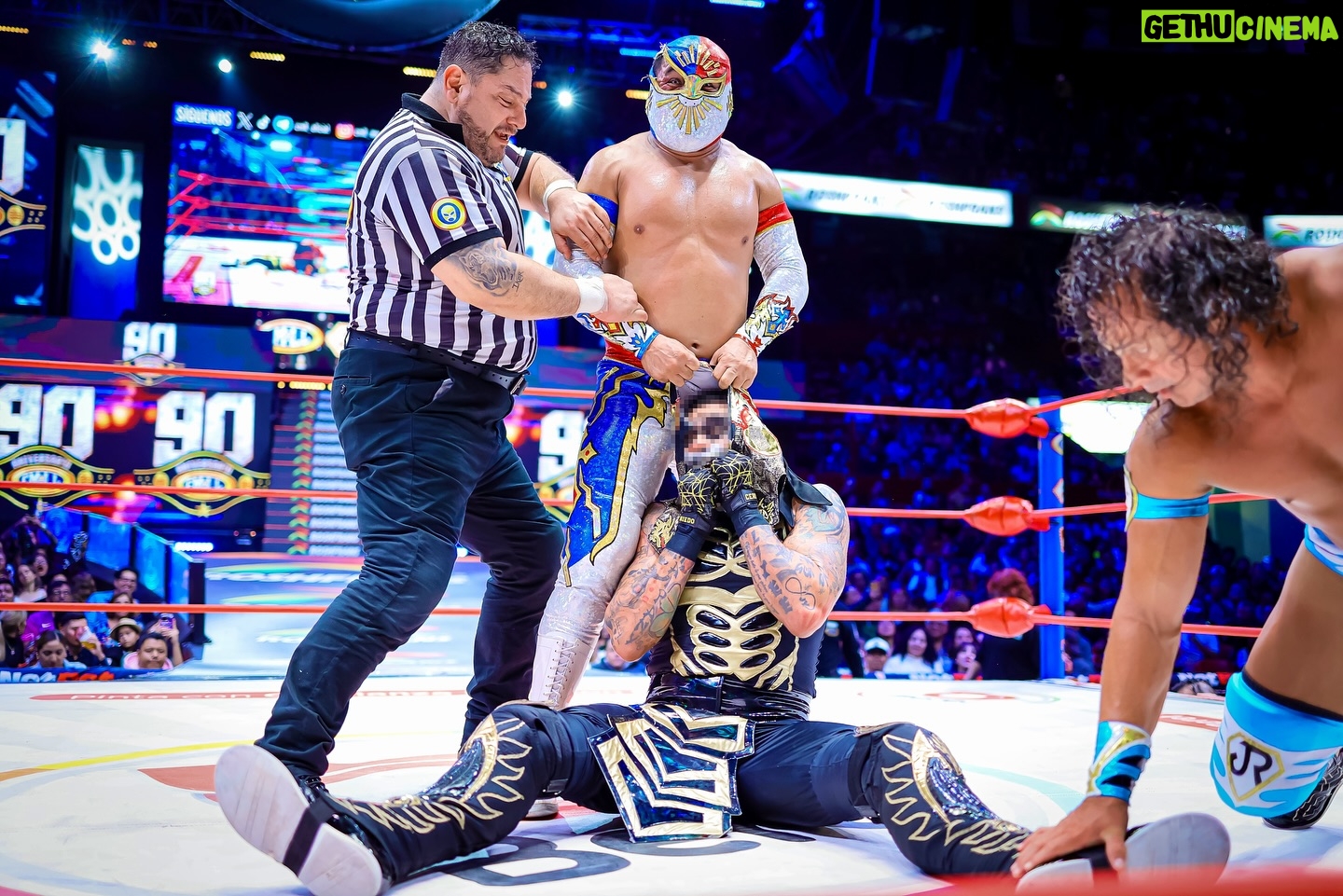 Pentagón Jr. - 11.8K Likes - ¡El Death Triangle se presentó en la Arena México representando a #AEW! Los Lucha Brothers y PAC fueron descalificados ante Místico, Volador Jr. y Máscara Dorada, el Dream Team del #CMLL.
📸 @elfotografodelasluchas
#LuchaLibre #LuchaLibreMexicana #Luchador #Wrestling #MexicanWrestling #follow #ViernesEspectacularCMLL