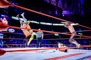 Pentagón Jr. Instagram - ¡El Death Triangle se presentó en la Arena México representando a #AEW! Los Lucha Brothers y PAC fueron descalificados ante Místico, Volador Jr. y Máscara Dorada, el Dream Team del #CMLL. 
📸 @elfotografodelasluchas 

#LuchaLibre #LuchaLibreMexicana #Luchador #Wrestling #MexicanWrestling #follow #ViernesEspectacularCMLL