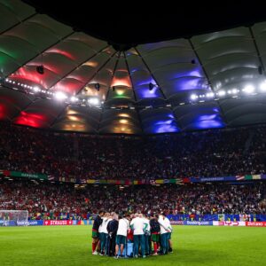 Pepe Instagram - Obrigado Nação Valente!

Os sonhos não terminam, ousem sonhar sempre.

Força Portugal, SEMPRE!🇵🇹