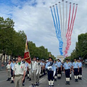 Perrine Laffont Instagram - Joyeux 14 juillet à tous🤩🇫🇷

Une semaine d’entraînement intensif qui nous a permis de défiler sur les Champs-Elysées. Représenter les couleurs et les valeurs de @equipe_france_militaire_de_ski devant la France entière a été un privilège 🫡

#14juillet #sportdefense #bataillondejoinville