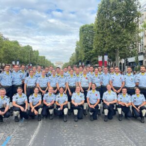 Perrine Laffont Instagram - Joyeux 14 juillet à tous🤩🇫🇷

Une semaine d’entraînement intensif qui nous a permis de défiler sur les Champs-Elysées. Représenter les couleurs et les valeurs de @equipe_france_militaire_de_ski devant la France entière a été un privilège 🫡

#14juillet #sportdefense #bataillondejoinville
