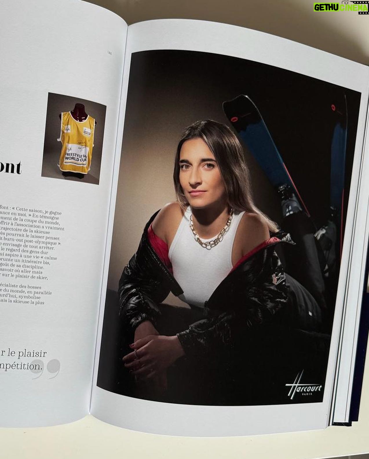 Perrine Laffont - 14.5K Likes - Parce que le sport a du cÅur ā¤ļø
Cāest pour moi une fiertĆ© de figurer parmi les 100 plus grandes et grands sportifs FranƧais š„¹
Un projet caritatif au profit de lāassociation Le Sport a du CÅur š
PublieĢ par les Editions Solar, cet ouvrage preĢsente :
-Ā Ā Ā Ā 100 portraits du Studio Harcourt exclusifs.
-Ā Ā Ā Ā Des anecdotes sur leurs maillots et objets collectors.
-    Des confidences à écouter en podcasts accessibles directement par QR Code.
100% des bĆ©nĆ©fices seront reversĆ©s Ć lāAssociation Le Sport a du CÅur.
En vente dans toutes les librairies : bit.ly/3rN7mxH
Cāest un beau cadeau pour les fĆŖtes de fin dāannĆ©e non ? š
@lesportaducoeur
#lesportaducoeur #100championschampionnes #GrosCoeur #solidaritƩ
