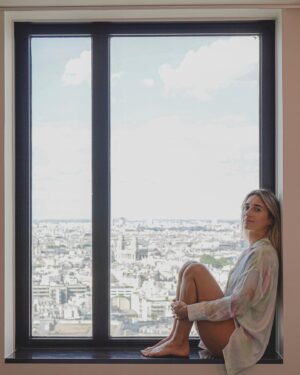 Perrine Laffont Instagram - Week-end Parisien 💆🏻‍♀️