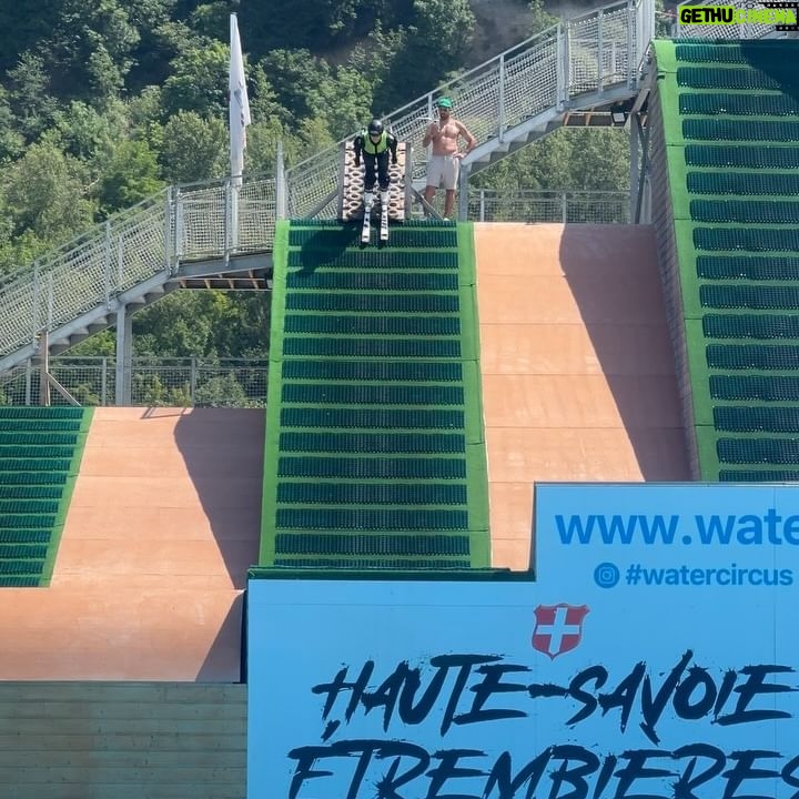 Perrine Laffont - 15.7K Likes - Pool party š§