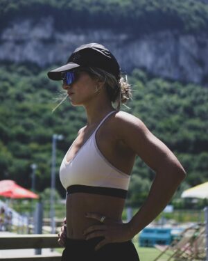 Perrine Laffont Instagram - Pool party 💧