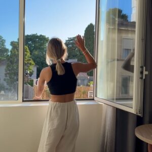 Perrine Laffont Instagram - C’est l’été, c’est Marseille bb 🌺