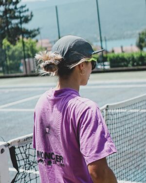 Perrine Laffont Instagram - @rolandgarros m’a eu 😏🙈

Et on remercie @sofiane_btk pour les avant-bras 😅