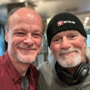 Peter Flechtner Instagram - Es war großartig. Danke an die Fans für soviel Liebe und danke @germanfilmcomiccon @rene_fox_crew für die Einladung. #peterflechtner #reinerschöne #svenplate #philippmoog #hubertusvonlerchenfeld #giulianajakobeit #richarddeananderson #edwardfurlong #walterkoenig #williamfichtner #dougjones #amyacker #torstensträter #synchronsprecher #schauspieler