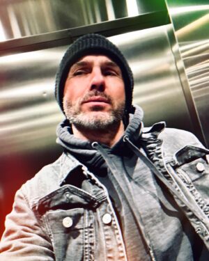 Peter Jöback Instagram - Tack alla ni som kom och firade releasen av mitt nya album ATLAS i Göteborg Stockholm och Malmö ! Fortsätt lyssna och "spread the word" om ni gillar så kommer vi snart ut och spelar igen ! Mottagandet har varit fantastiskt - så jäkla kul!