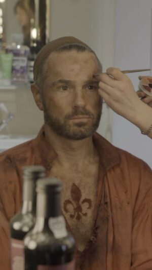 Peter Jöback Instagram - Behind the scenes from when I played Jean Valjean in Les Misérables, Sondheim Theatre in London’s West End. I’m so grateful for my time there and now I’m looking forward to the World Tour in 2025. Who will I see there?? 🎶😍