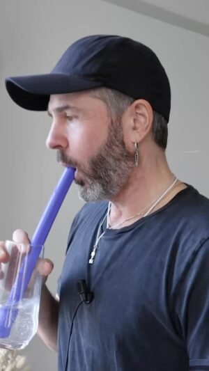 Peter Jöback Instagram - @dagens_nyheter Vid 35 års ålder fick vår internationellt mest kända musikalartist ett nytt liv. På ett behandlingshem gjorde han upp med missbruket och övergreppen han utsattes för som barn. Sandra Stiskalo och Eva Tedesjö reste till London för att prata med Peter Jöback om hur han nu bär sin egen historia och om kommande albumet ”Atlas”.
•
Foto: Eva Tedesjö
Redigering: Emma Arpstrand
Reporter: Sandra Stiskalo
•
Läs hela intervjun via länken i vår profil.