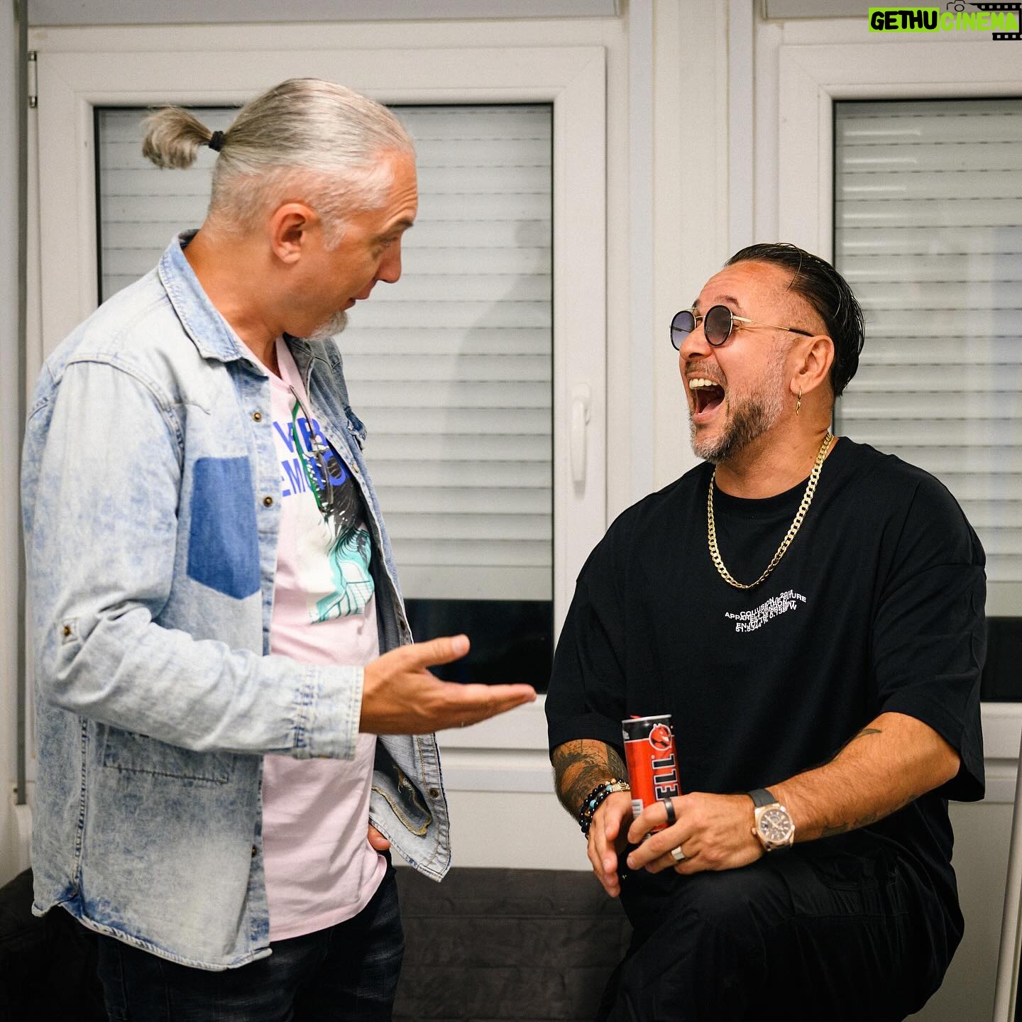 Péter Majoros - 4.2K Likes - Deseő Bazsi, a zenekar motorja❤️🤟
#backstagepillanat
#reklám #majkaturné2024 @hellenergy
