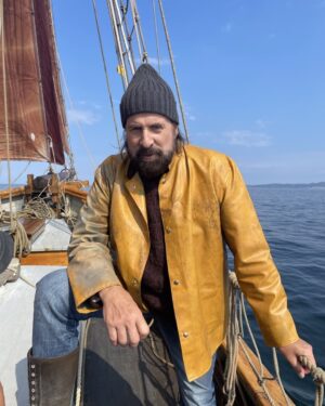Peter Stormare Instagram - NEW GIG SEA SICK AND THE SEA AND SCRIPT SUCKS
  BARF
 😩