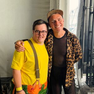 Peter Van De Veire Instagram - Ik ontken alles.
. 
En toch: merci @kampingkitschclub 
.
(ik sta in het midden)