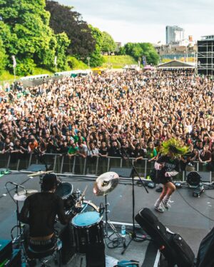 Phem Instagram - cardiff…. views of castles while on stage… thank u for a wonderful show 🖖🏼 & yes … we’ve been playing as a just a duo for these shows. always fun trying new things 💚